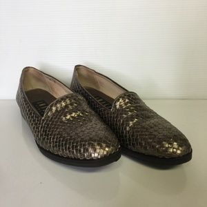 Amalfi Italy womens 8B gold weaved leather loafers